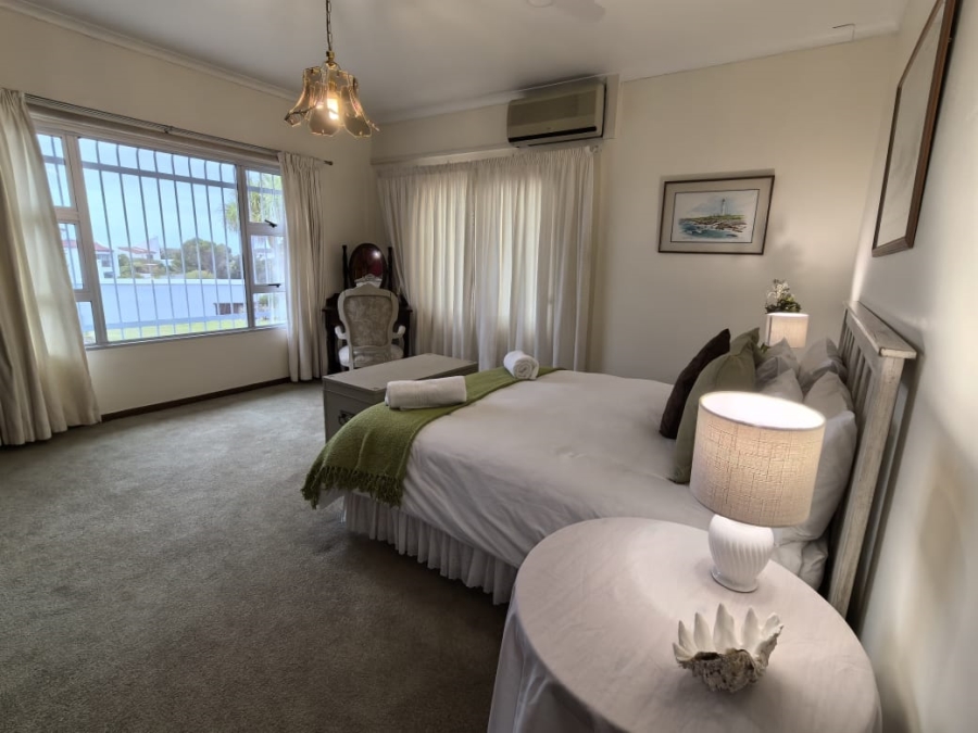 To Let 4 Bedroom Property for Rent in St Francis Bay Village Eastern Cape